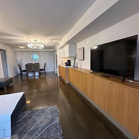 Toronto Downtown Luxurious Stylish 3 Bedroom 3 Bath 2 Balconies Near Rogers Centre Lakeview Condo Eksteriør bilde