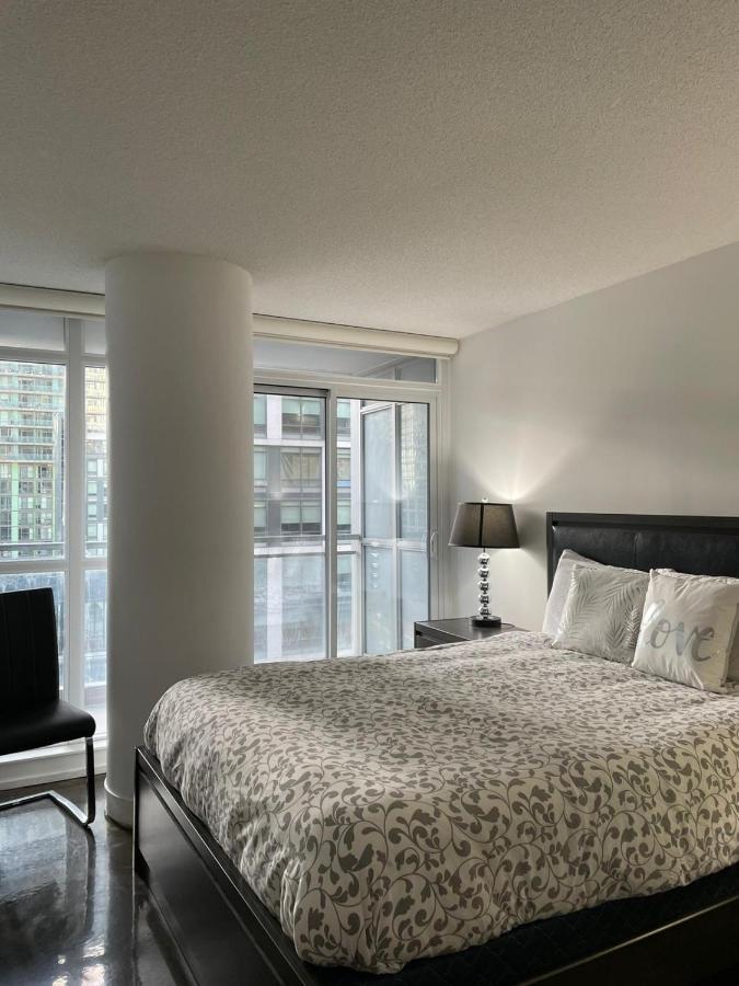 Toronto Downtown Luxurious Stylish 3 Bedroom 3 Bath 2 Balconies Near Rogers Centre Lakeview Condo Eksteriør bilde