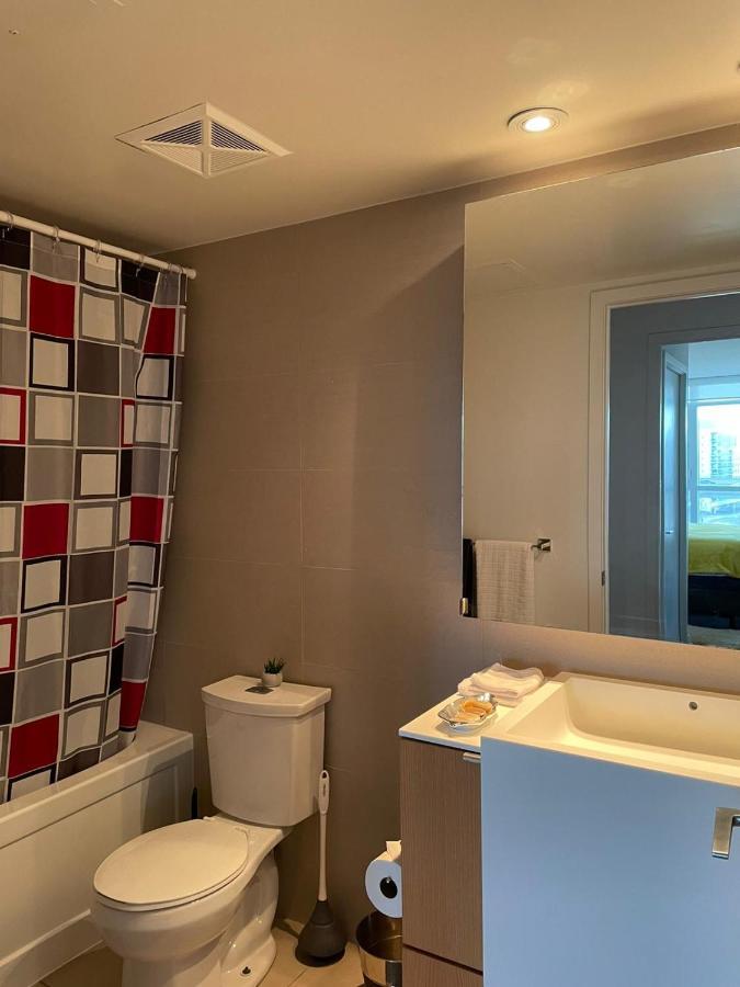 Toronto Downtown Luxurious Stylish 3 Bedroom 3 Bath 2 Balconies Near Rogers Centre Lakeview Condo Eksteriør bilde
