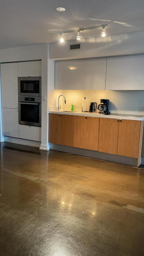 Toronto Downtown Luxurious Stylish 3 Bedroom 3 Bath 2 Balconies Near Rogers Centre Lakeview Condo Eksteriør bilde