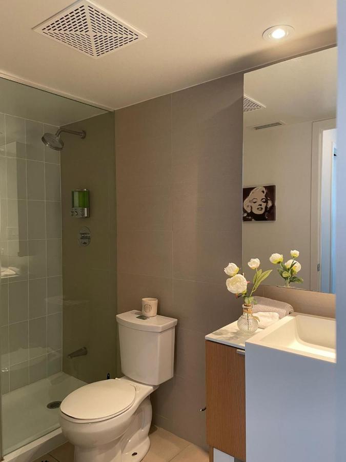 Toronto Downtown Luxurious Stylish 3 Bedroom 3 Bath 2 Balconies Near Rogers Centre Lakeview Condo Eksteriør bilde
