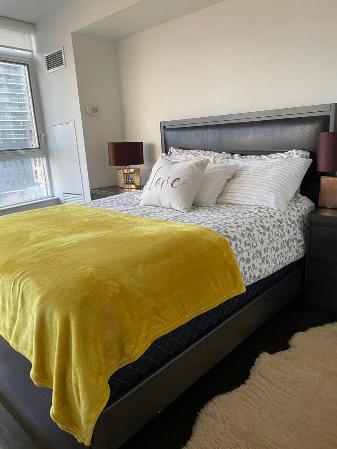 Toronto Downtown Luxurious Stylish 3 Bedroom 3 Bath 2 Balconies Near Rogers Centre Lakeview Condo Eksteriør bilde