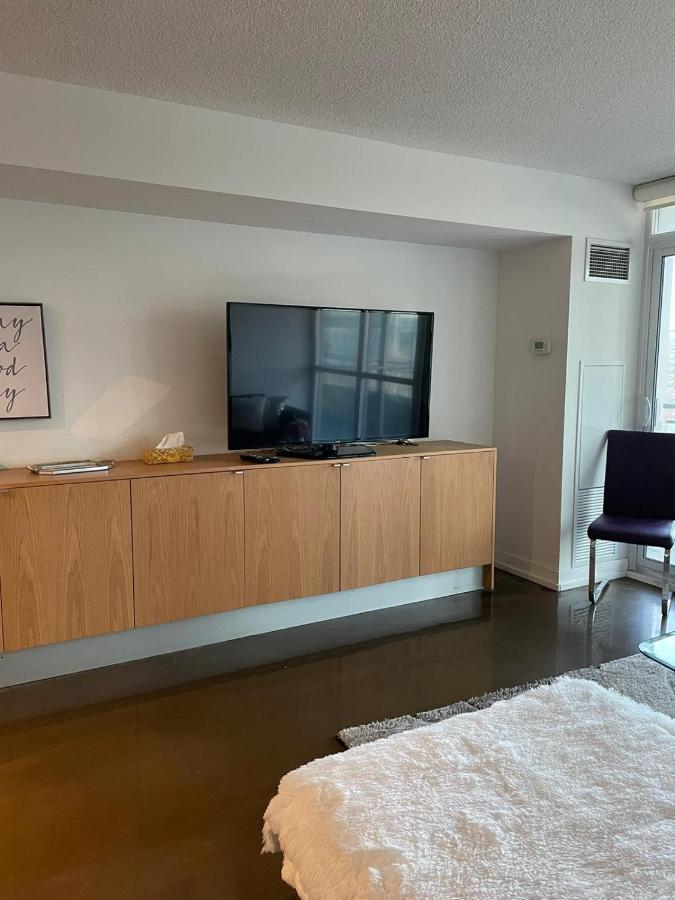 Toronto Downtown Luxurious Stylish 3 Bedroom 3 Bath 2 Balconies Near Rogers Centre Lakeview Condo Eksteriør bilde