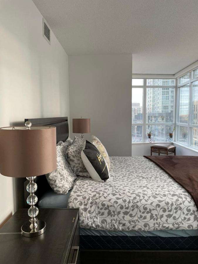 Toronto Downtown Luxurious Stylish 3 Bedroom 3 Bath 2 Balconies Near Rogers Centre Lakeview Condo Eksteriør bilde