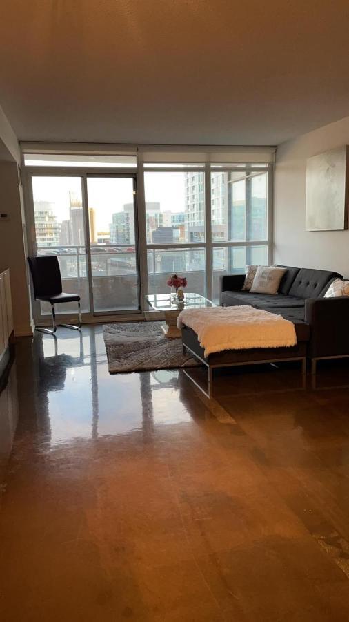 Toronto Downtown Luxurious Stylish 3 Bedroom 3 Bath 2 Balconies Near Rogers Centre Lakeview Condo Eksteriør bilde