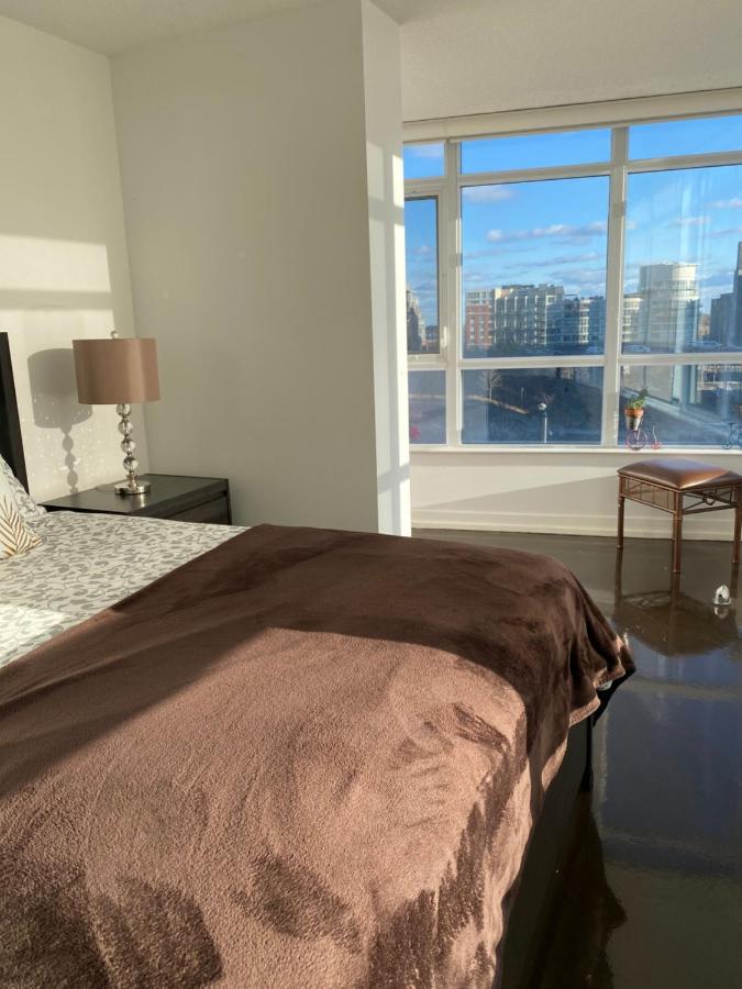 Toronto Downtown Luxurious Stylish 3 Bedroom 3 Bath 2 Balconies Near Rogers Centre Lakeview Condo Eksteriør bilde
