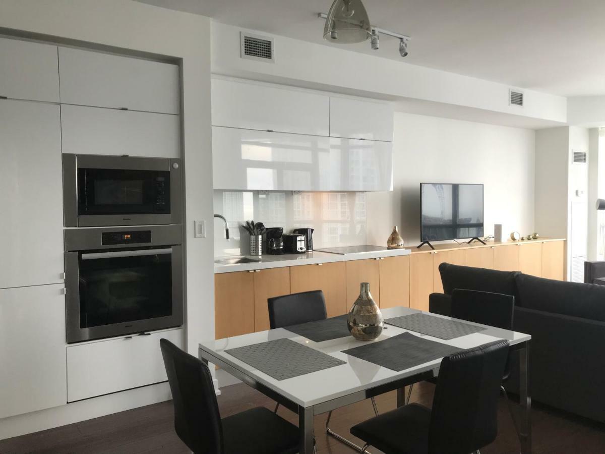 Toronto Downtown Luxurious Stylish 3 Bedroom 3 Bath 2 Balconies Near Rogers Centre Lakeview Condo Eksteriør bilde